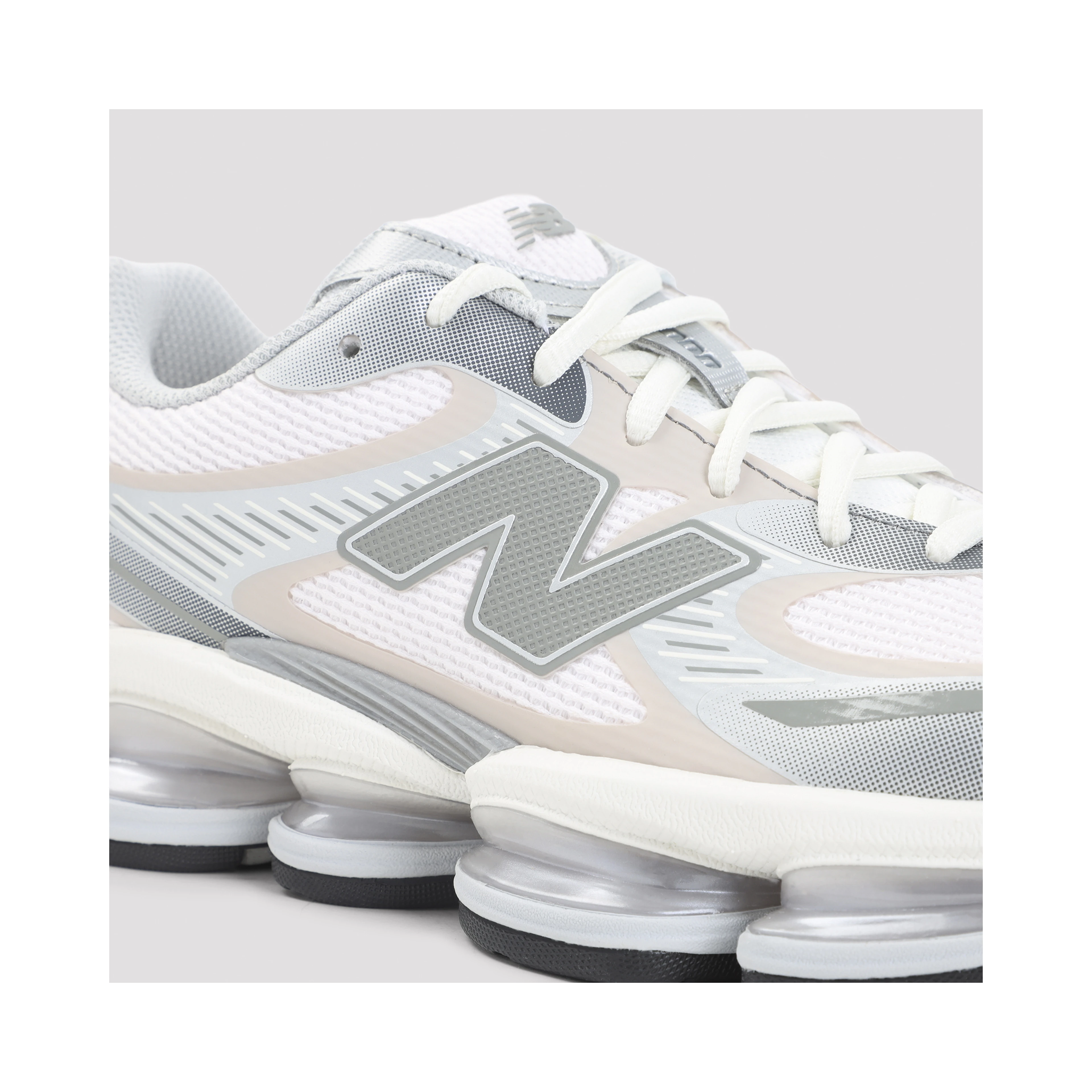 New Balance 2000 Sneakers
