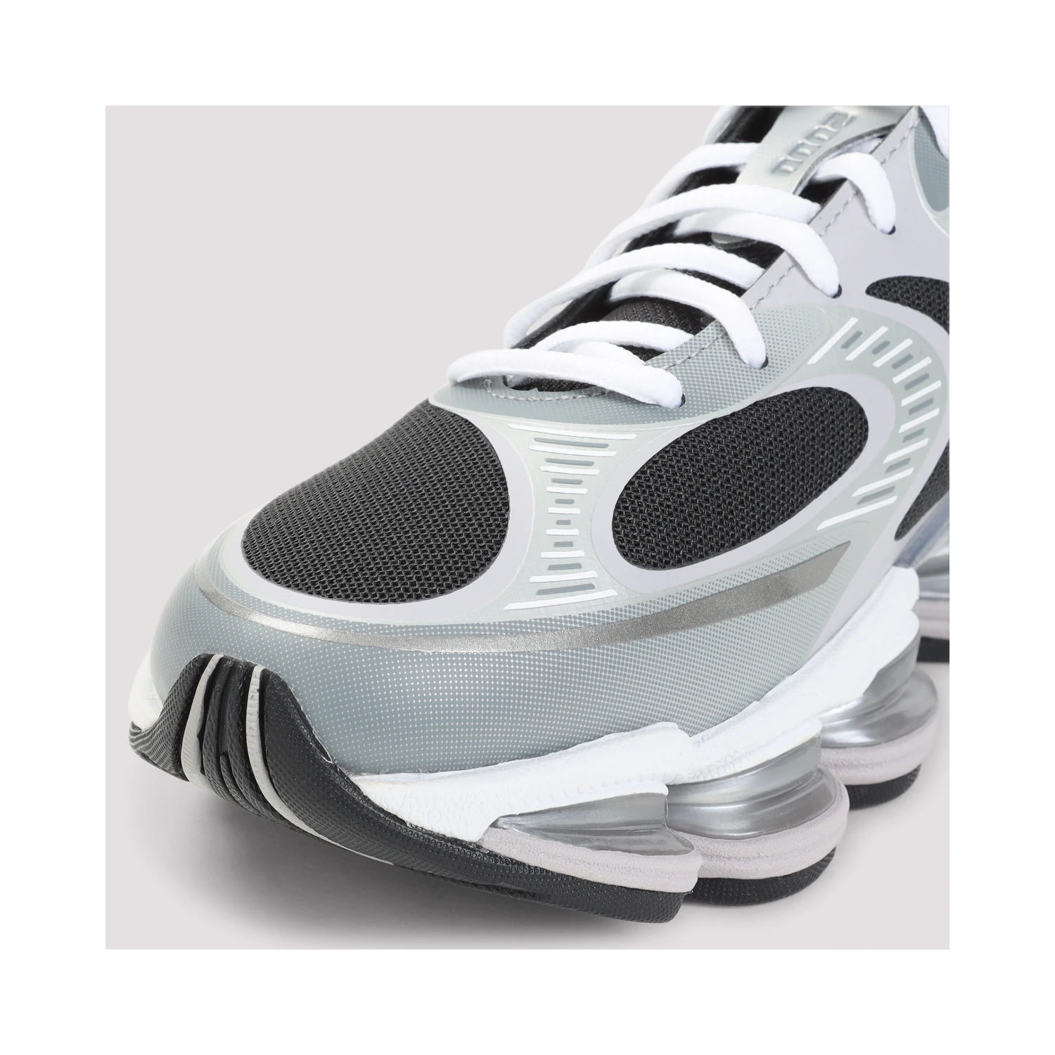 New Balance 2000 Sneakers
