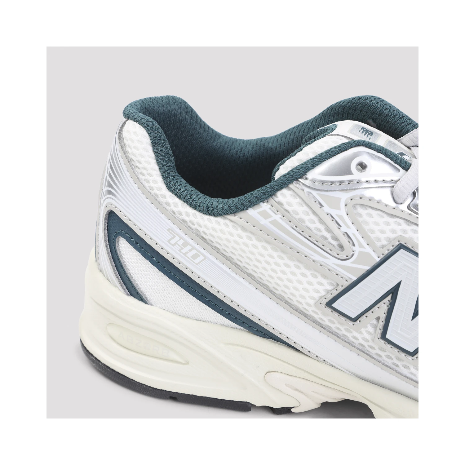 New Balance 740 Sneakers