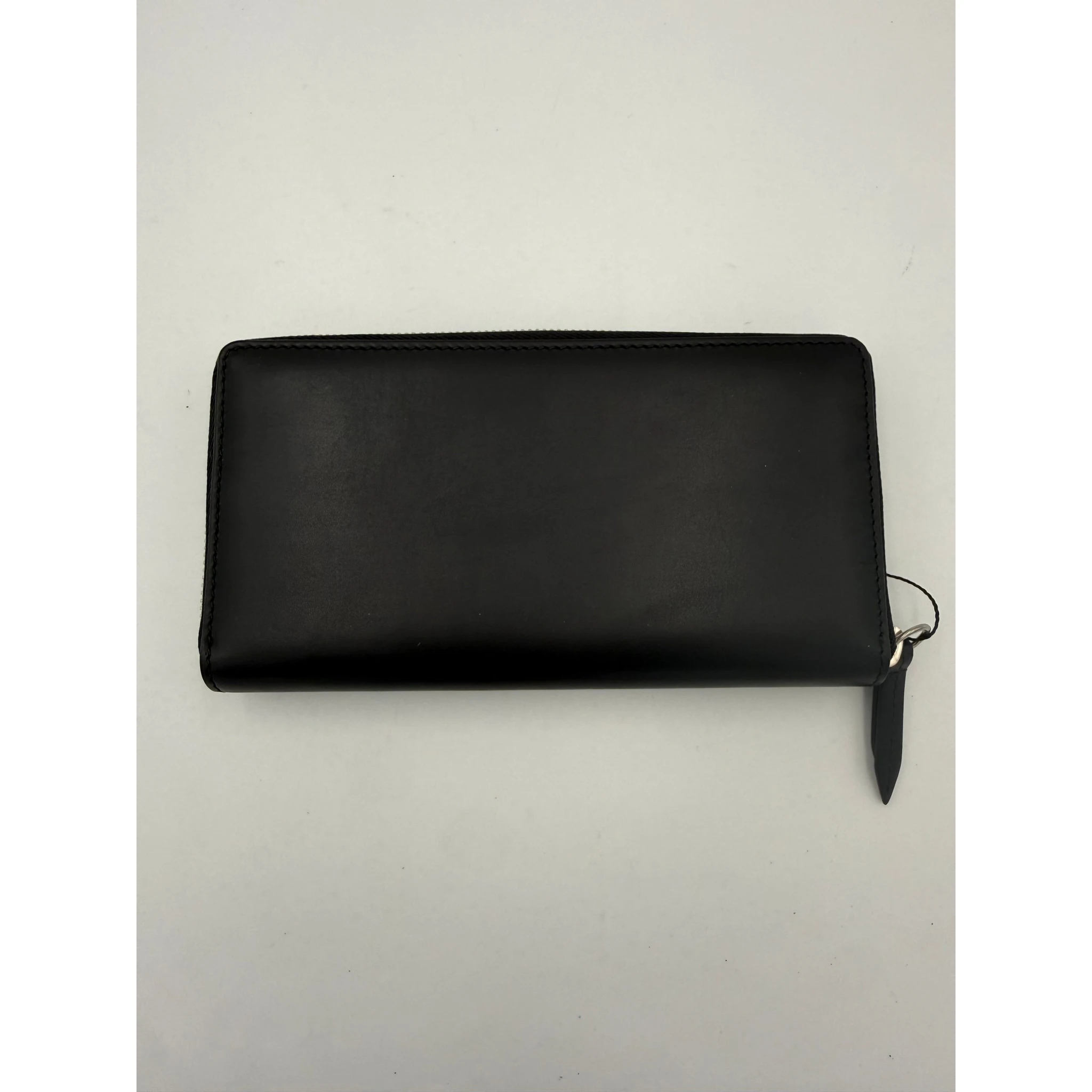 GUCCI Zip Black Front Logo Embossed Wallet