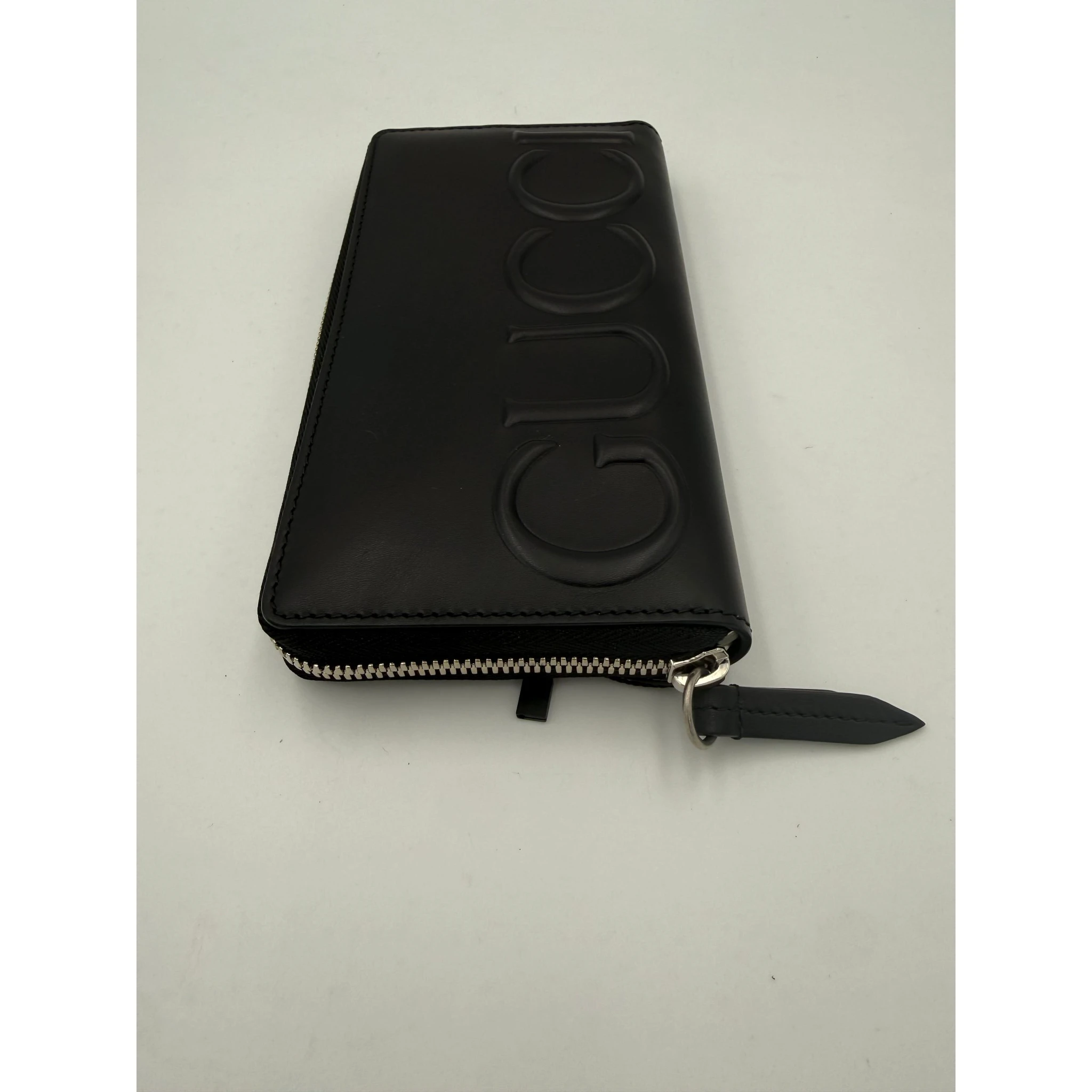 GUCCI Zip Black Front Logo Embossed Wallet