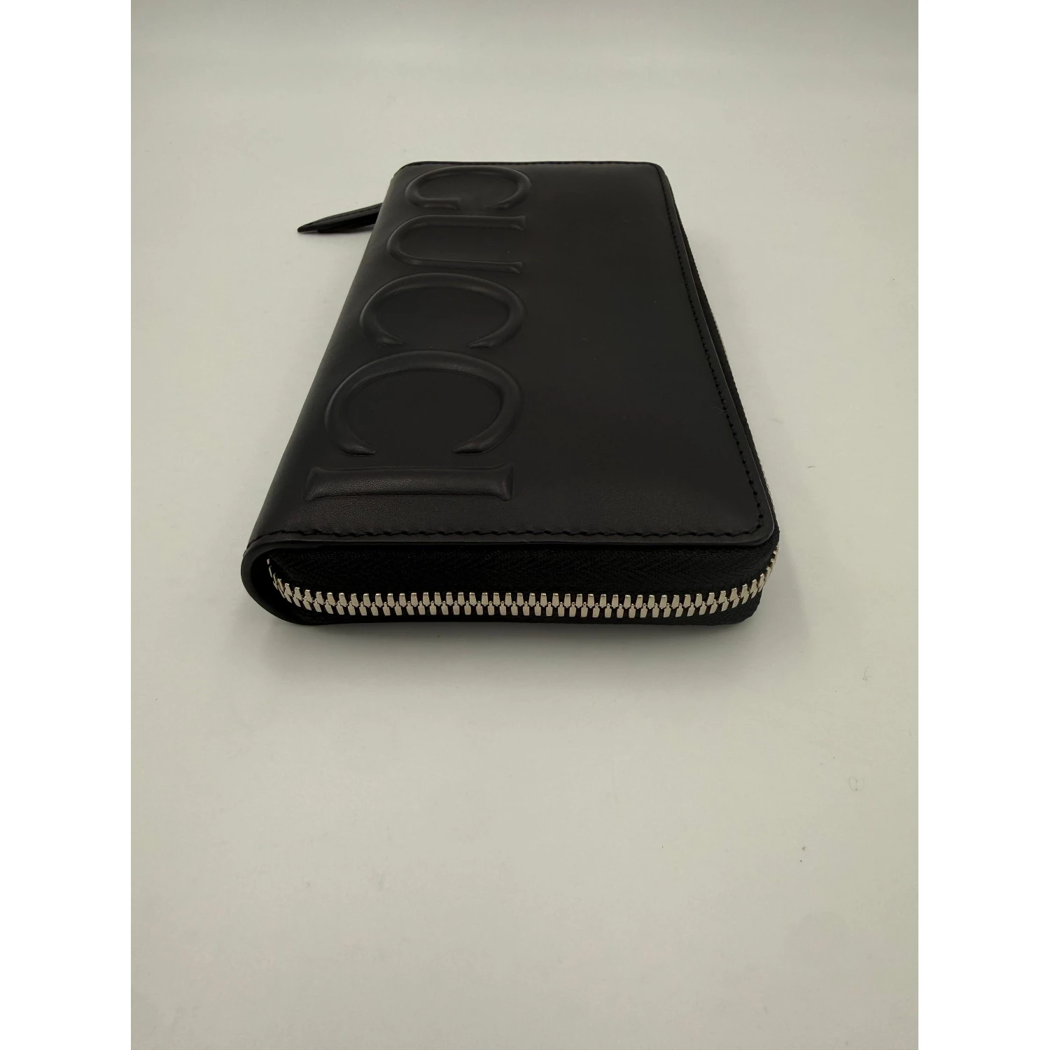 GUCCI Zip Black Front Logo Embossed Wallet