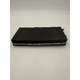 GUCCI Zip Black Front Logo Embossed Wallet