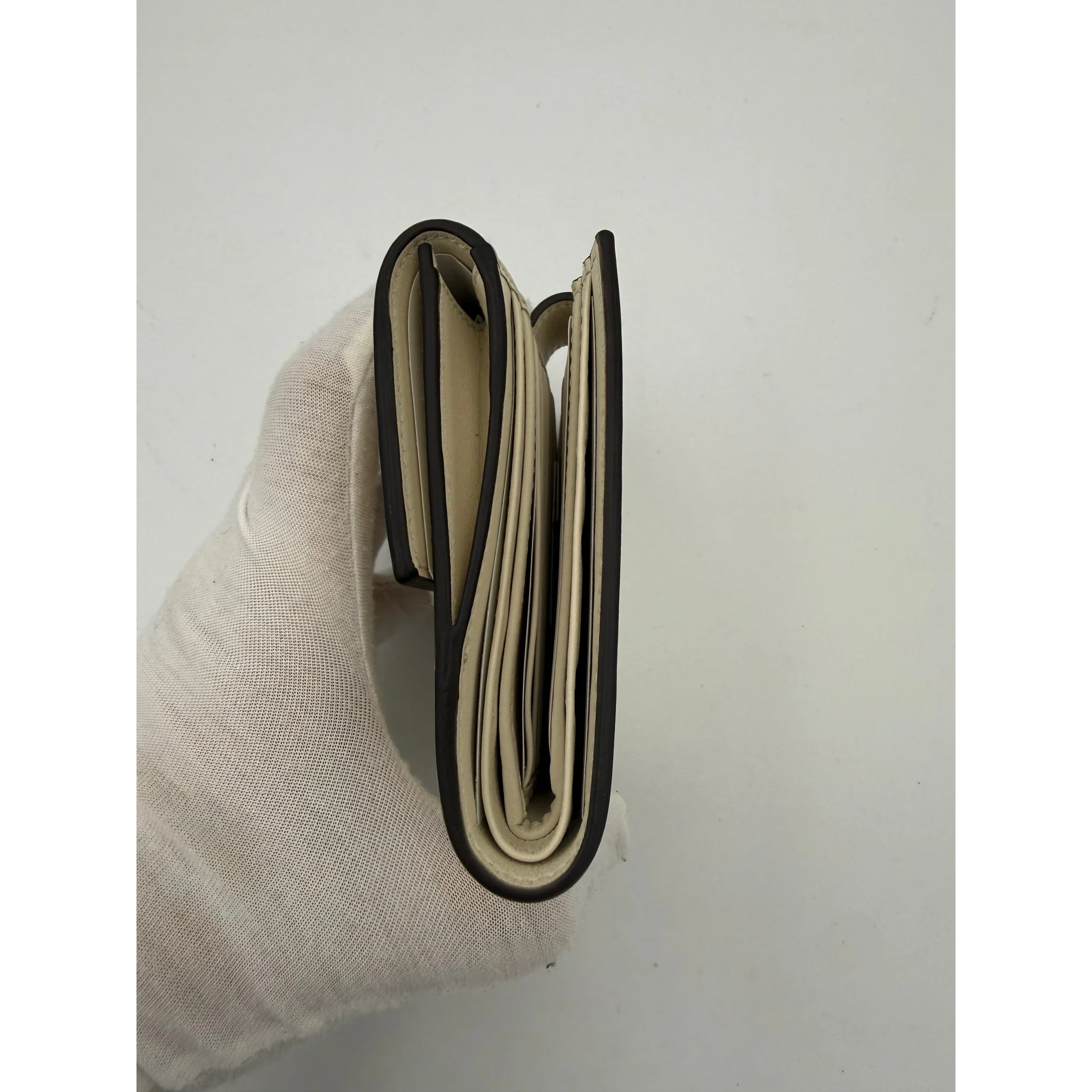 GUCCI GG Marmont Compact Wallet