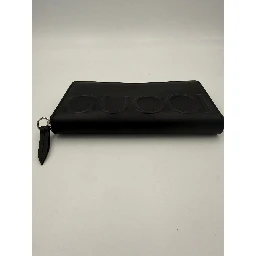 GUCCI Zip Black Front Logo Embossed Wallet
