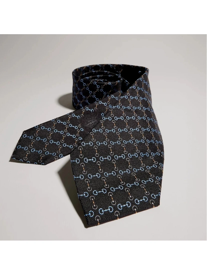 Silk tie
