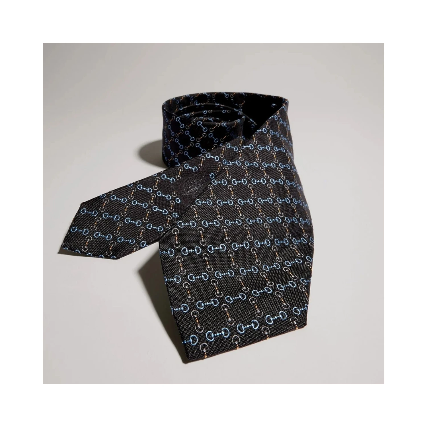 Silk tie