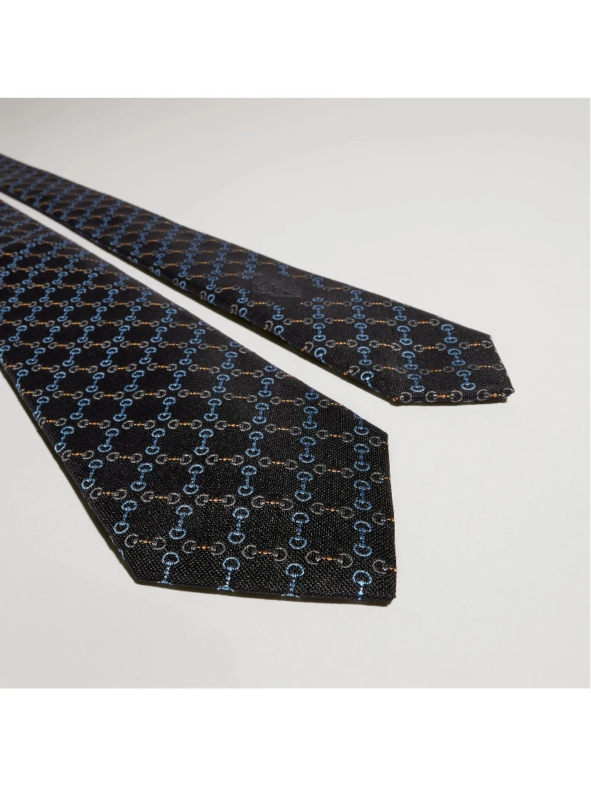 Silk tie