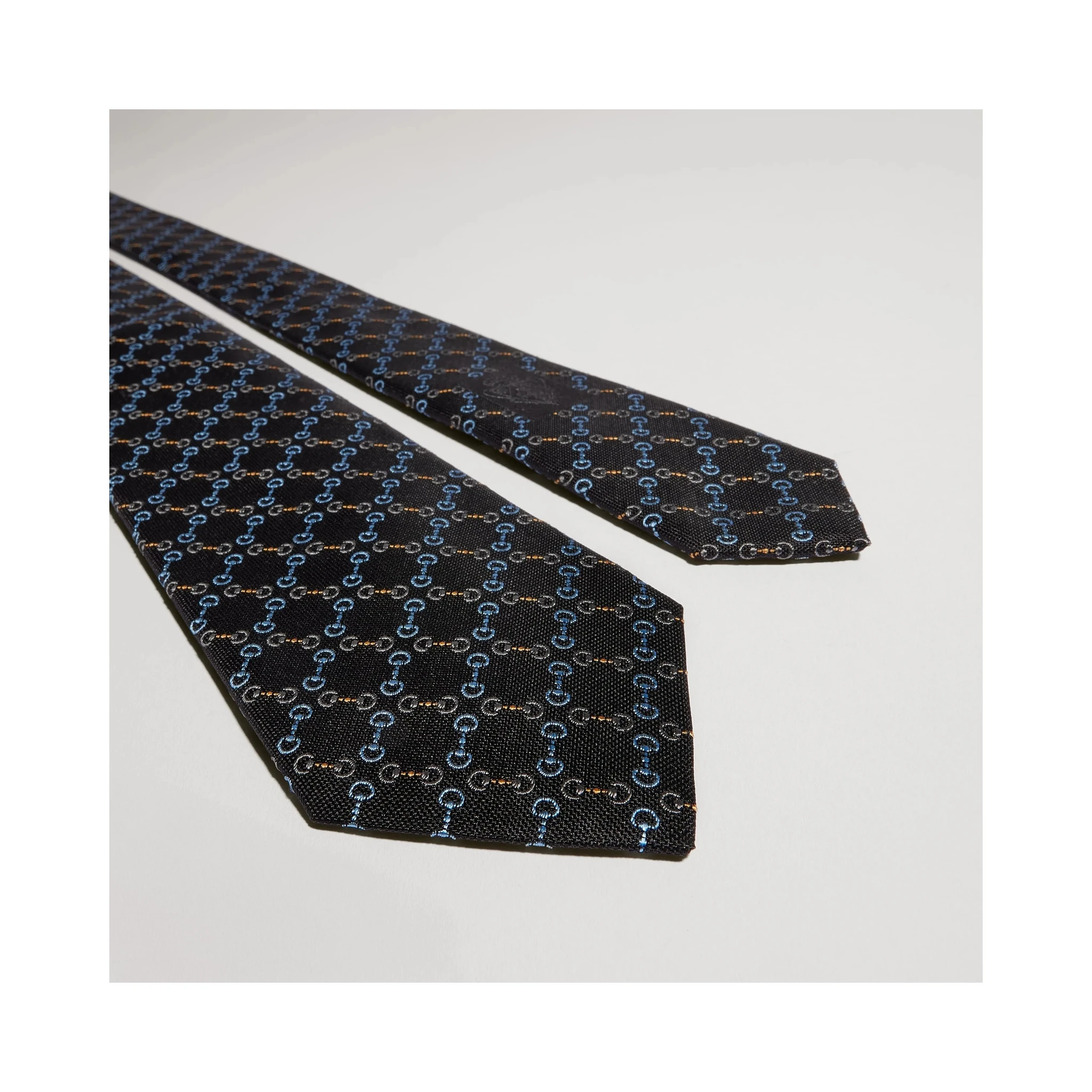 Silk tie