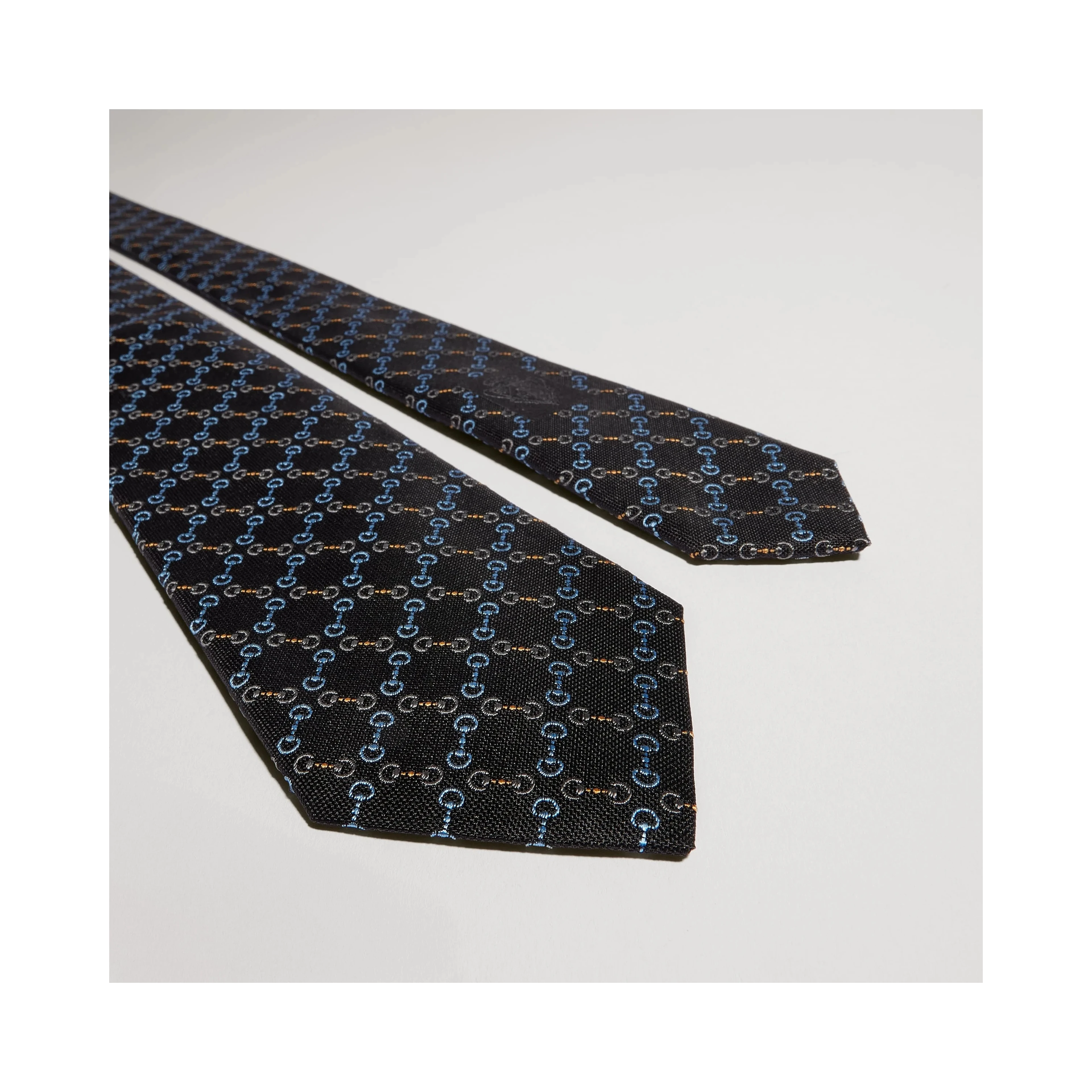 Silk tie