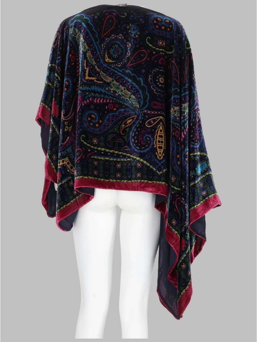 PONCHO ASIMMETRICO CON STAMPA PAISLEY