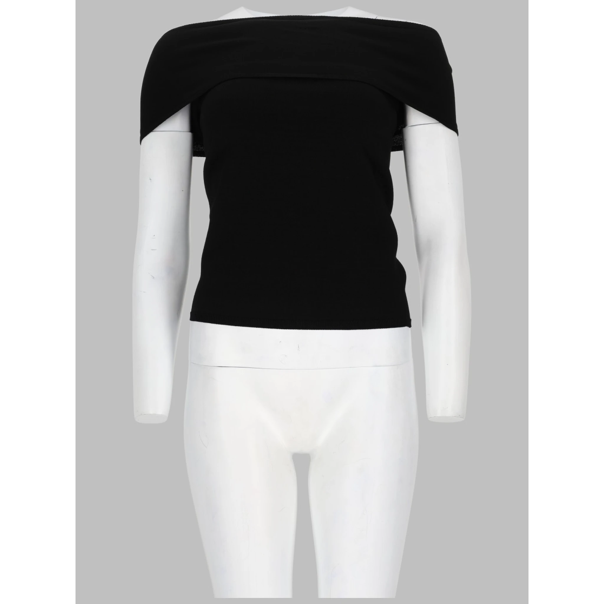 neckline detail top