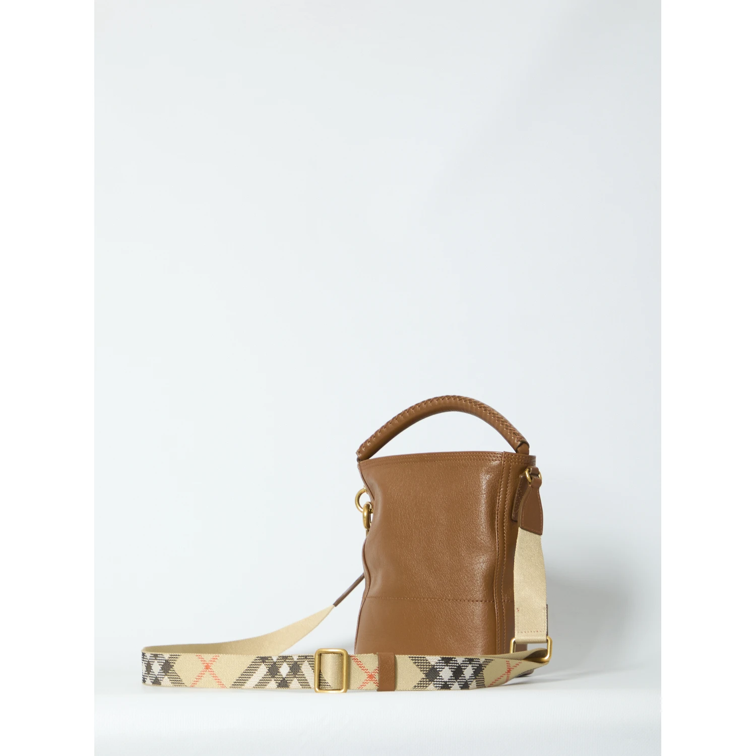 B Clip bucket bag