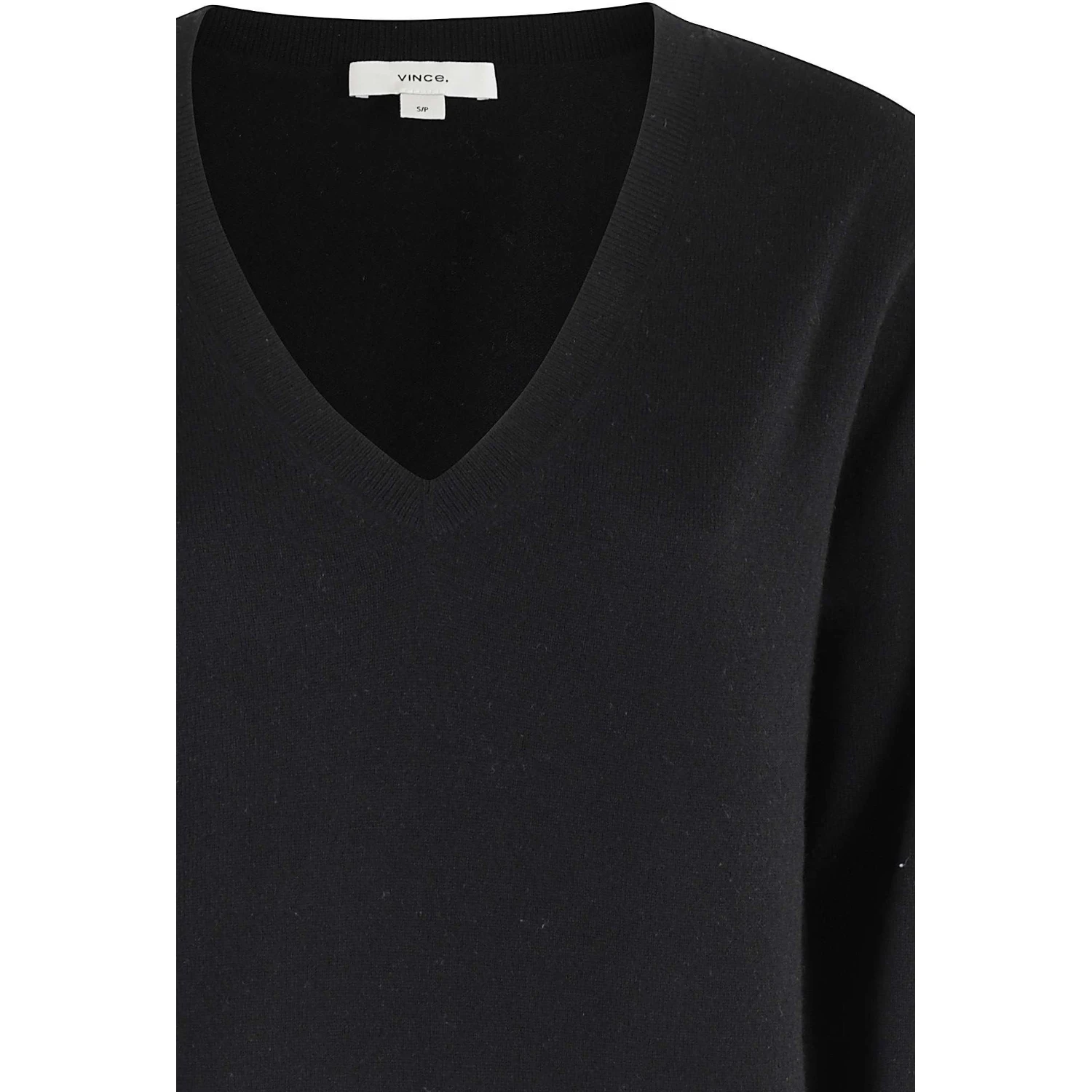 WEEKEND V-NECK