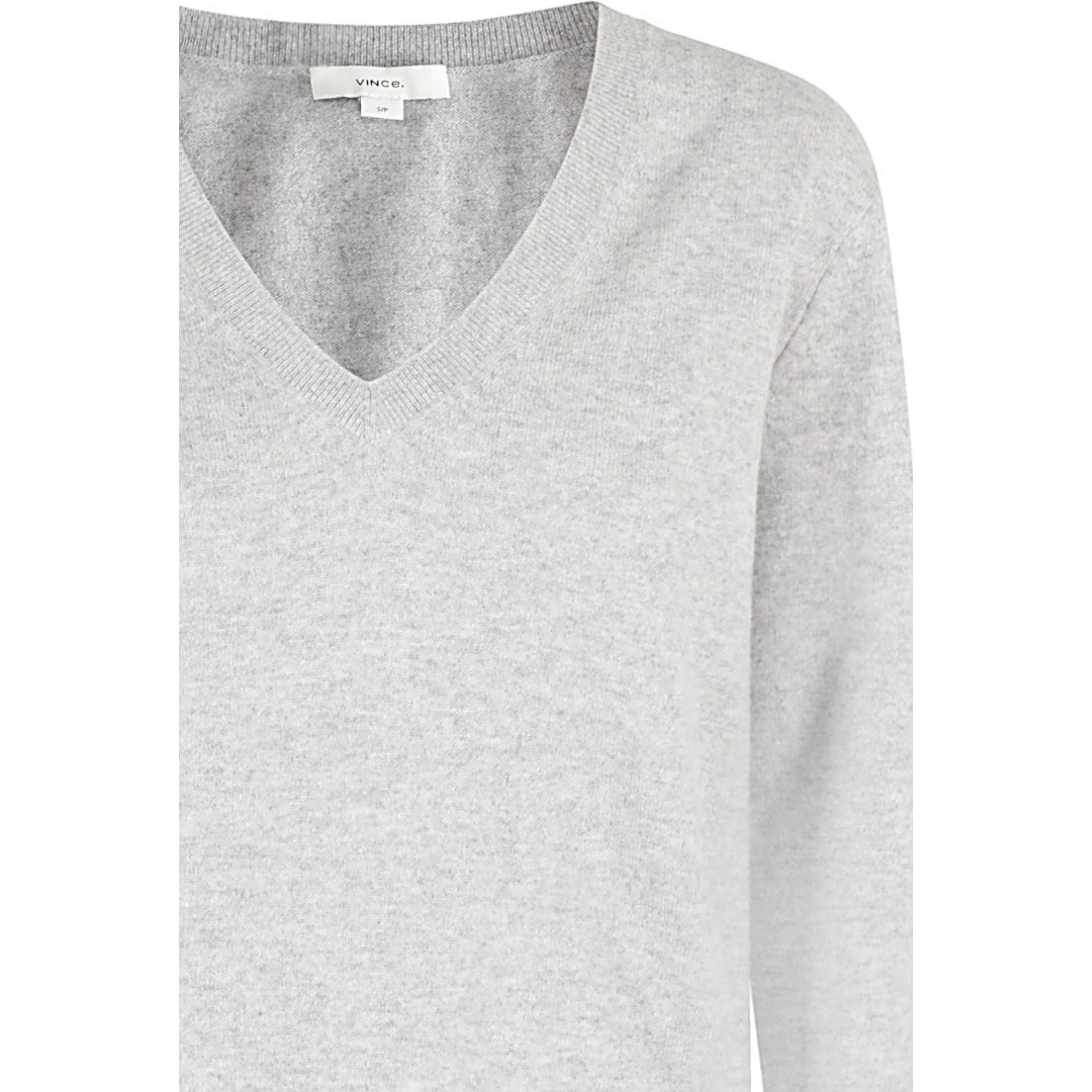WEEKEND V-NECK