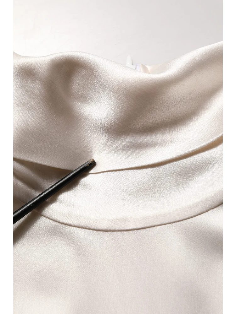 White Silk Long Sleeves Turtleneck Sweater alternative