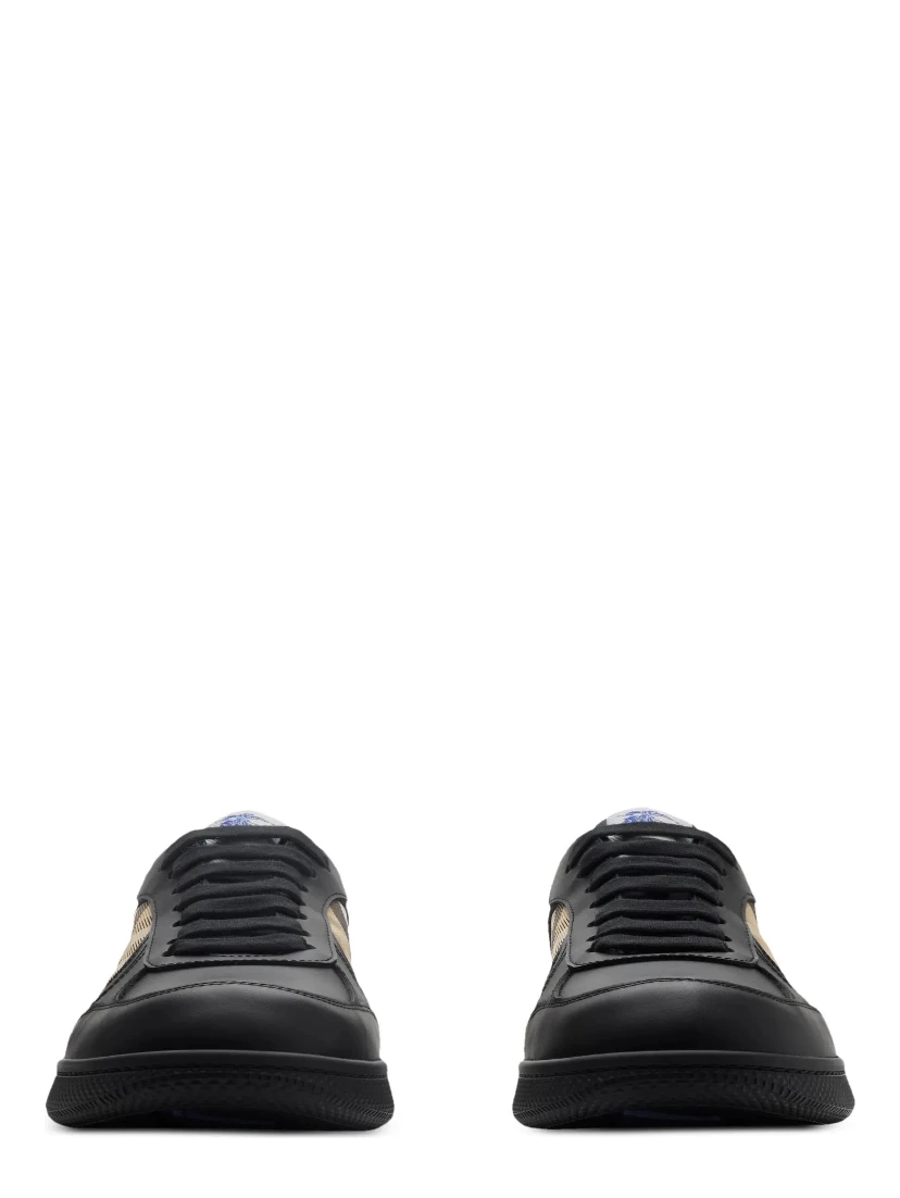Burberry Flat shoes