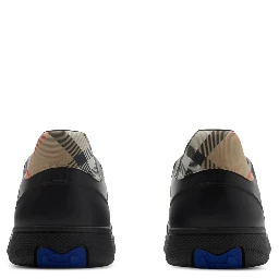 Burberry Flat shoes