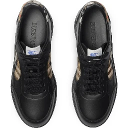 Burberry Flat shoes