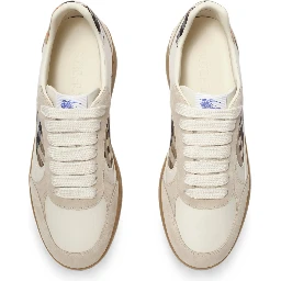 Burberry Flat shoes