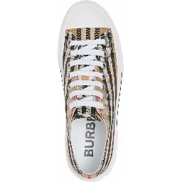 Burberry Flat shoes