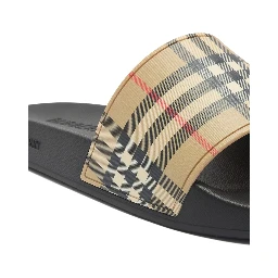 Burberry Flat shoes