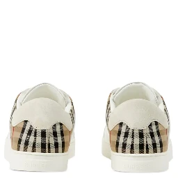 Burberry Flat shoes