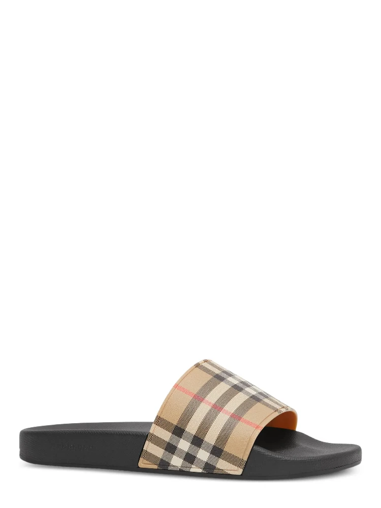 Burberry Flat shoes