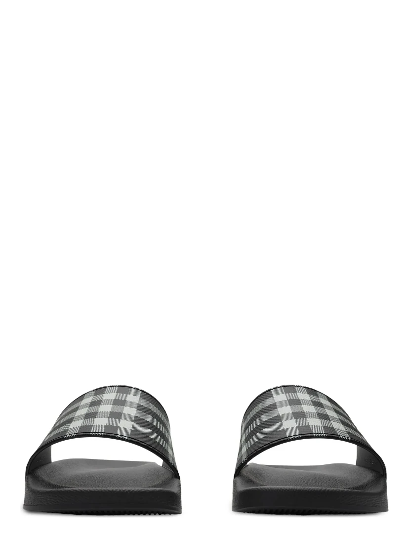 Burberry Flat shoes