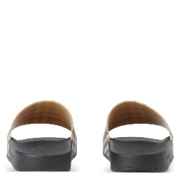Burberry Flat shoes