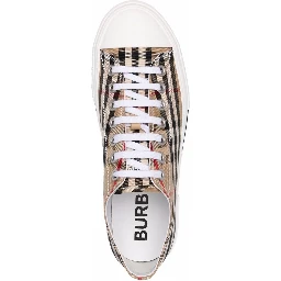 Burberry Flat shoes