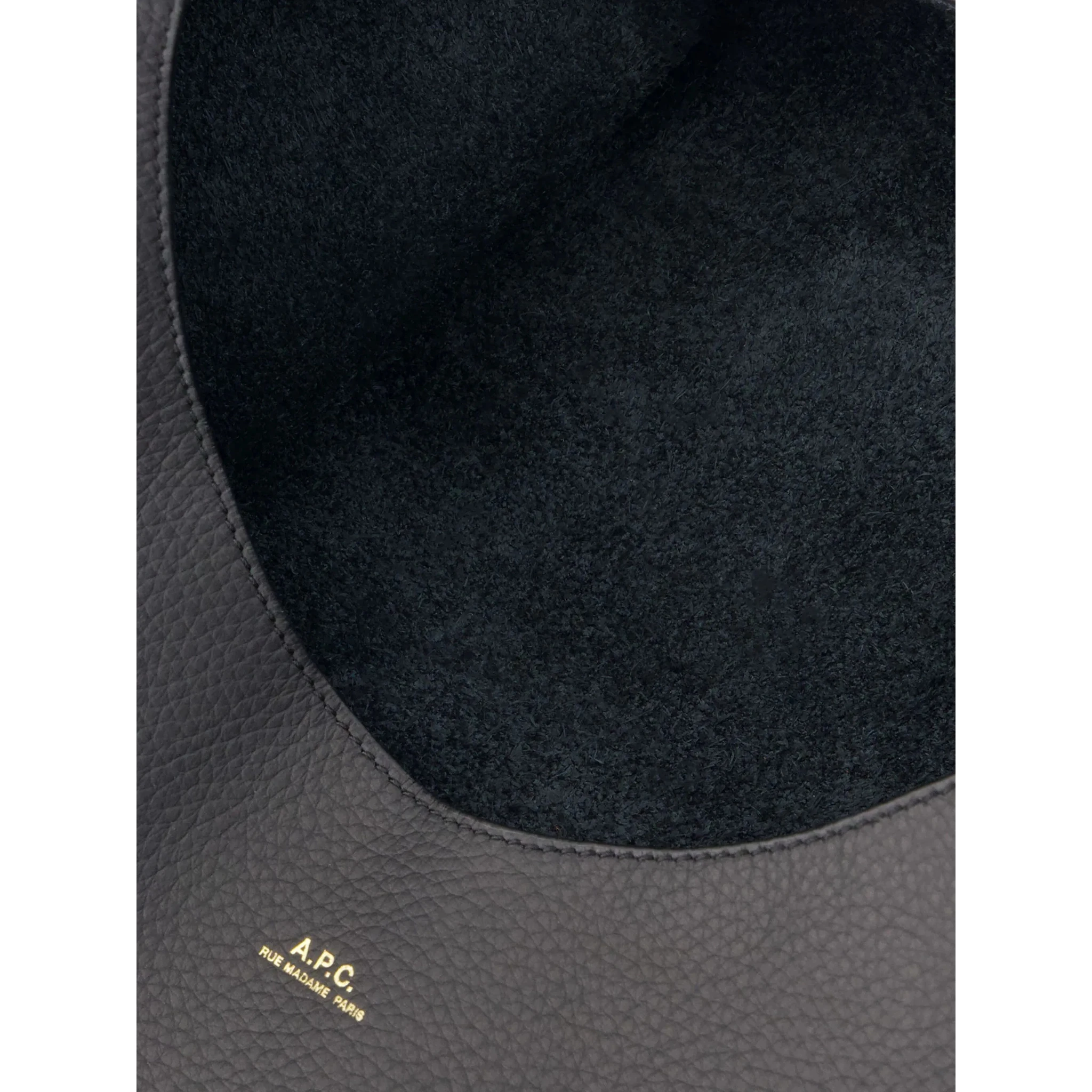 أكياس APC