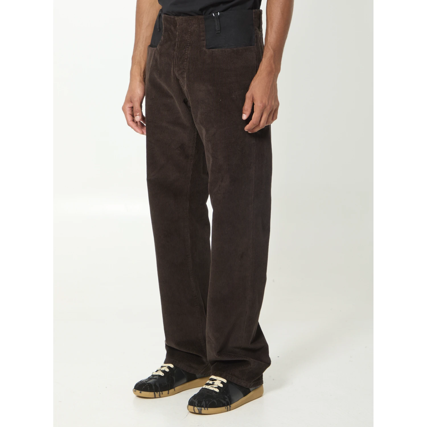 Straight-leg jeans