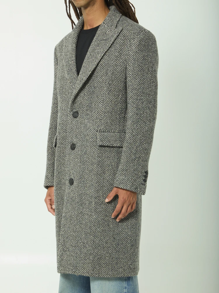 Single-breasted wool coat alternative