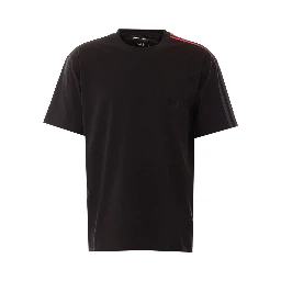 تيشيرتات وبولو سوداء من Y-3