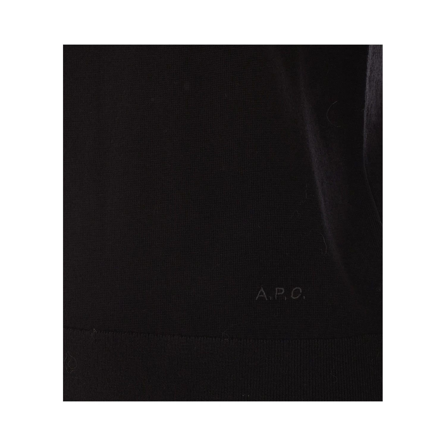 كنزات APC سوداء