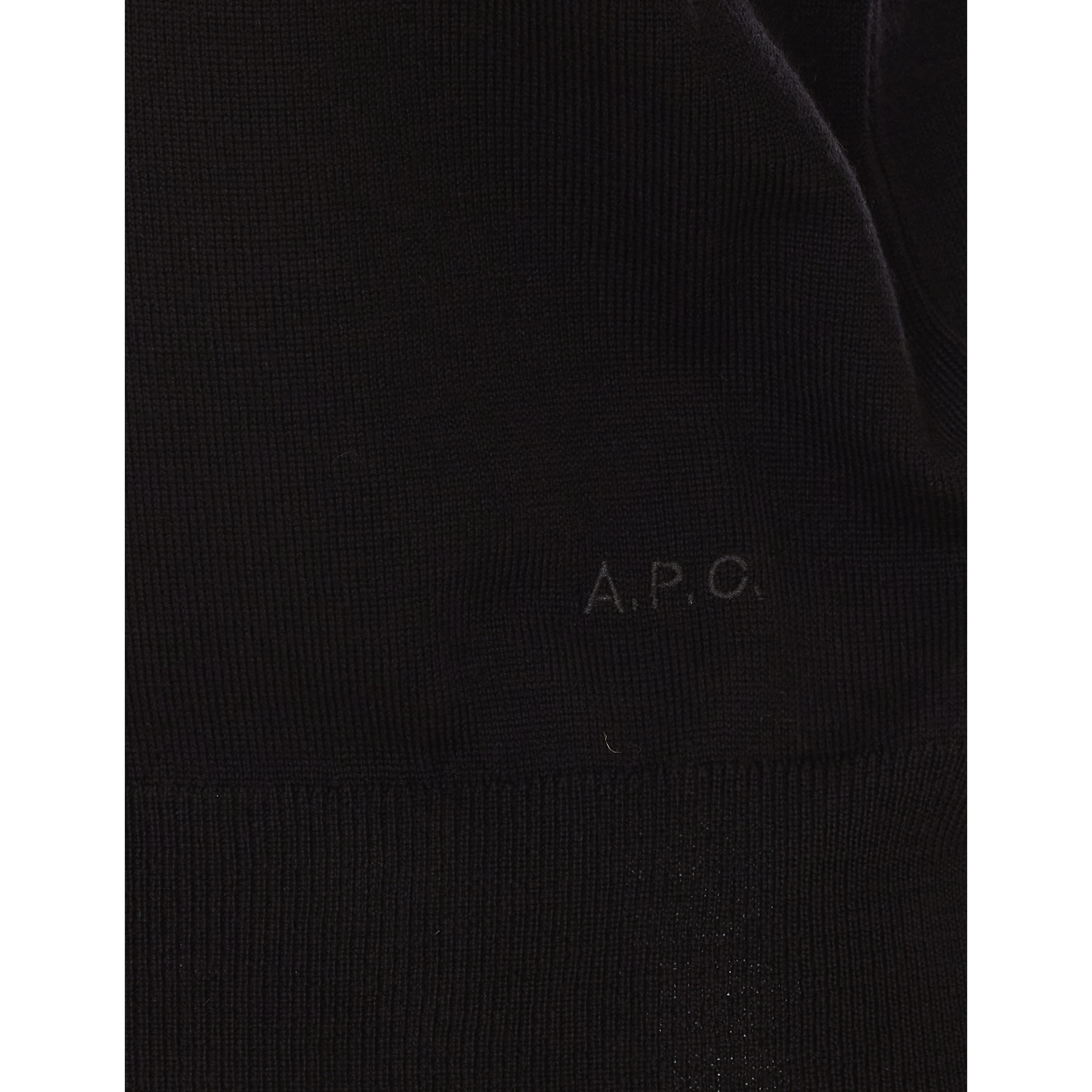 كنزات APC سوداء
