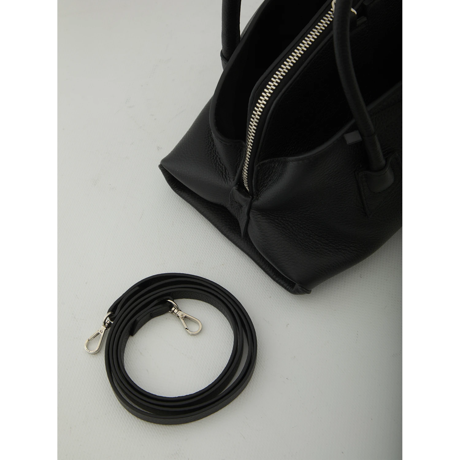 La Passeggiata top handle black bag mini