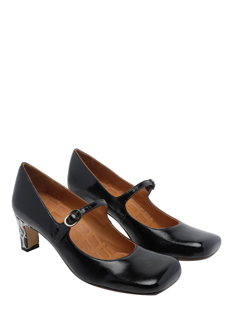 Chie Mihara With Heel Black alternative