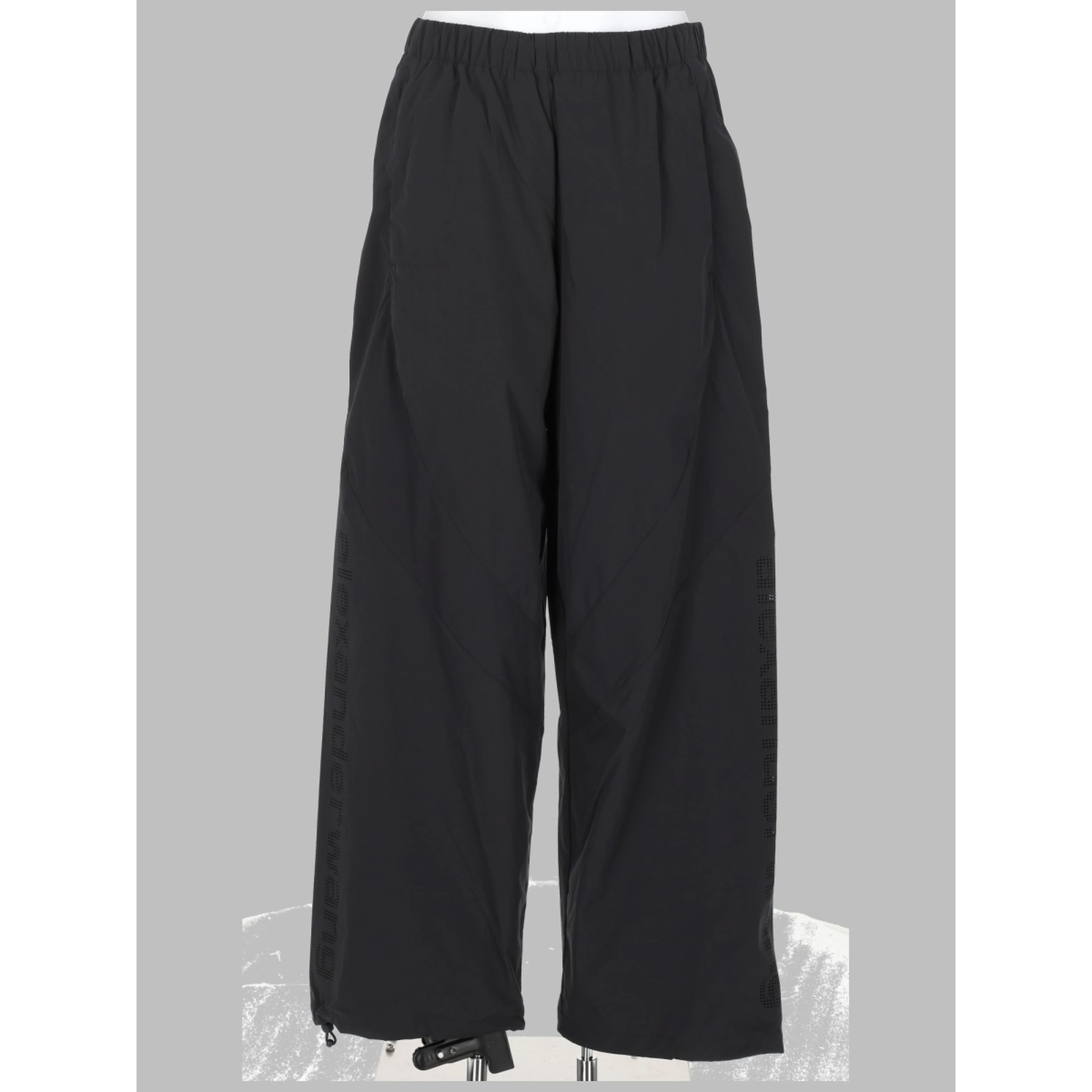 PANTALONE TRUCK CON LOGO TRAFORATO