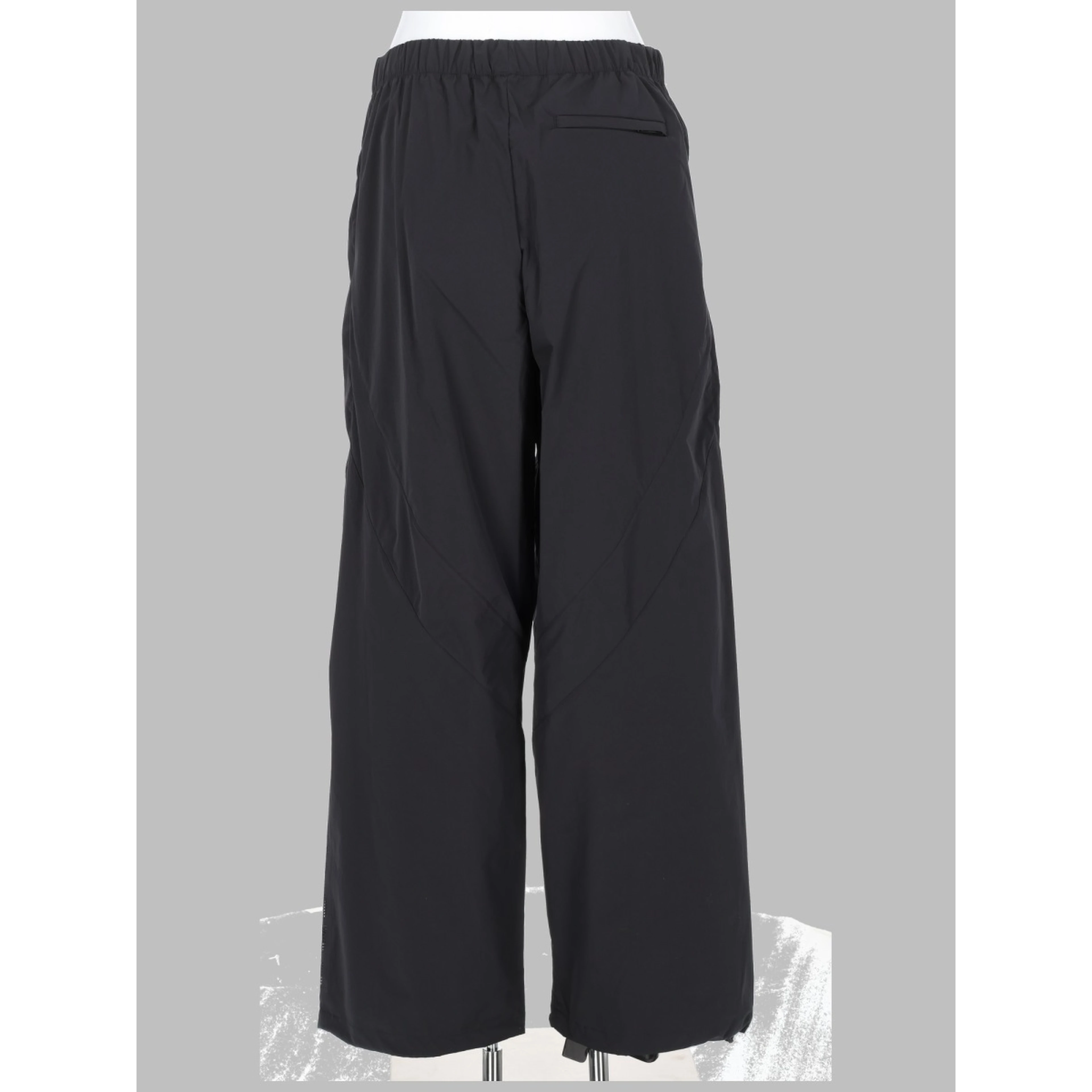 PANTALONE TRUCK CON LOGO TRAFORATO