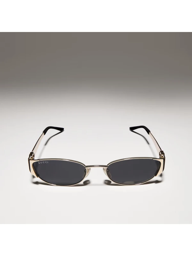 Oval lens sunglasses