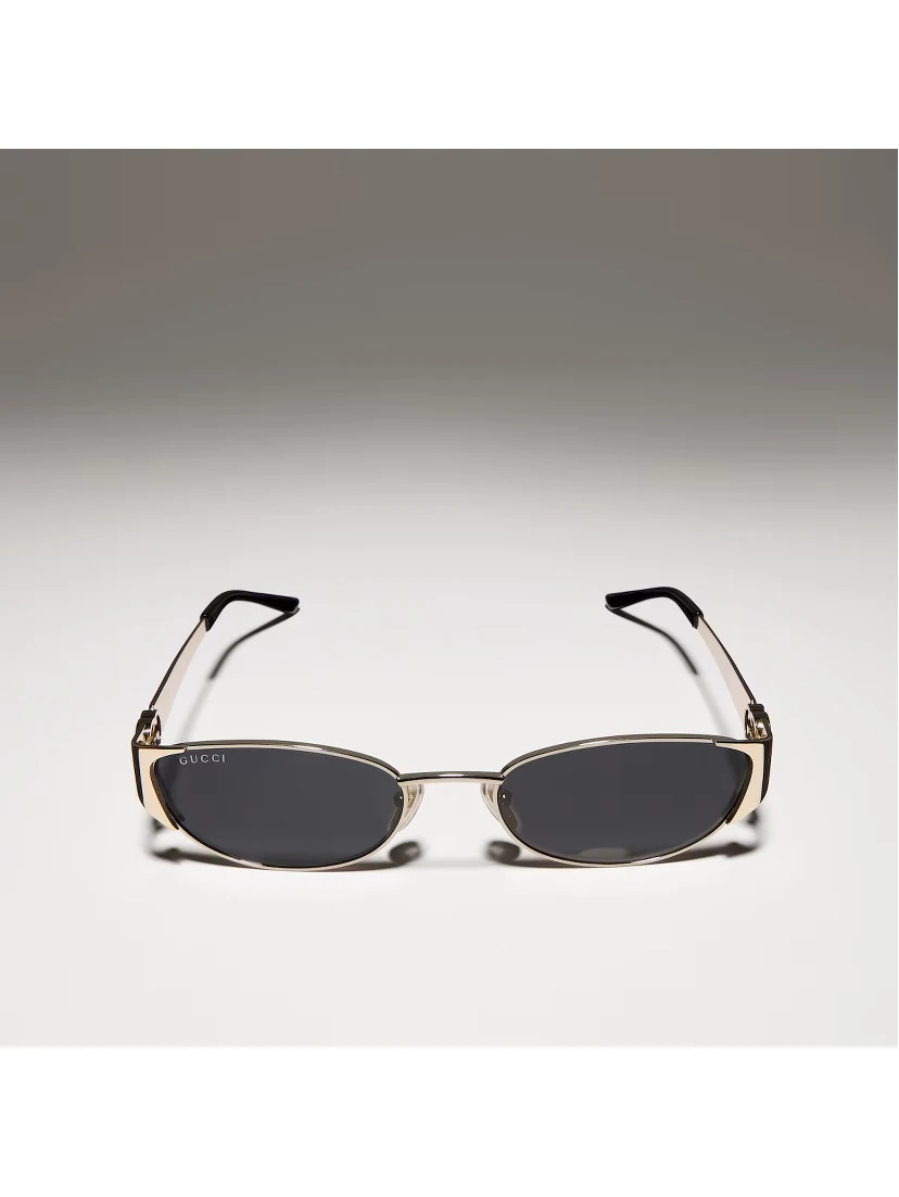 Oval lens sunglasses