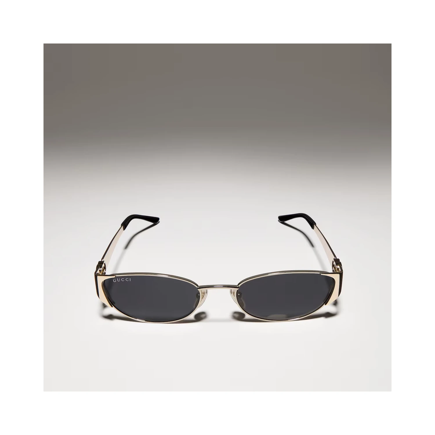 Oval lens sunglasses