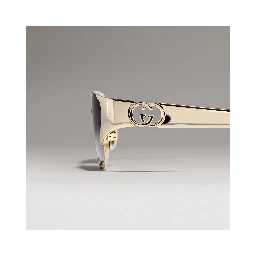 Oval lens sunglasses