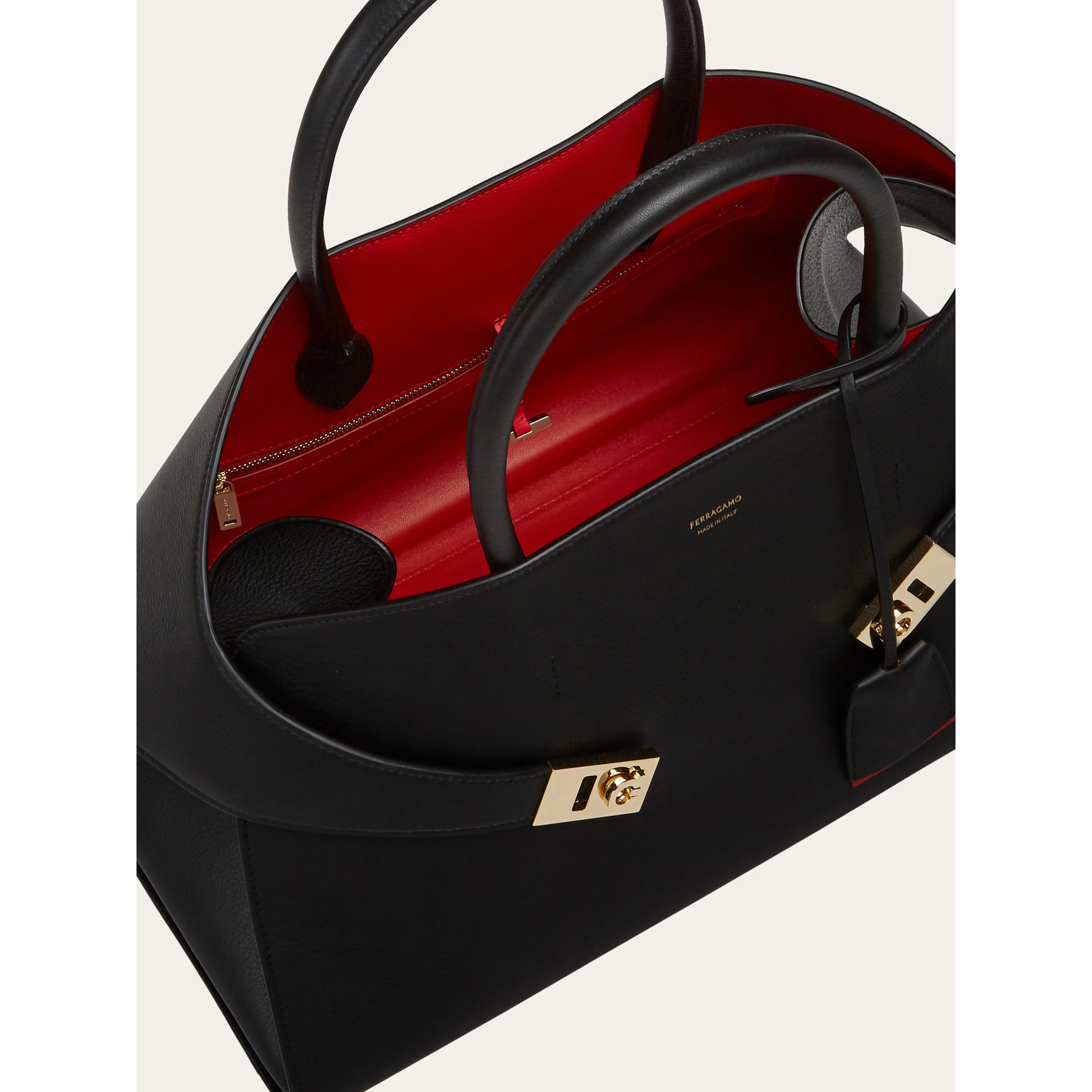 FERRAGAMO handbag