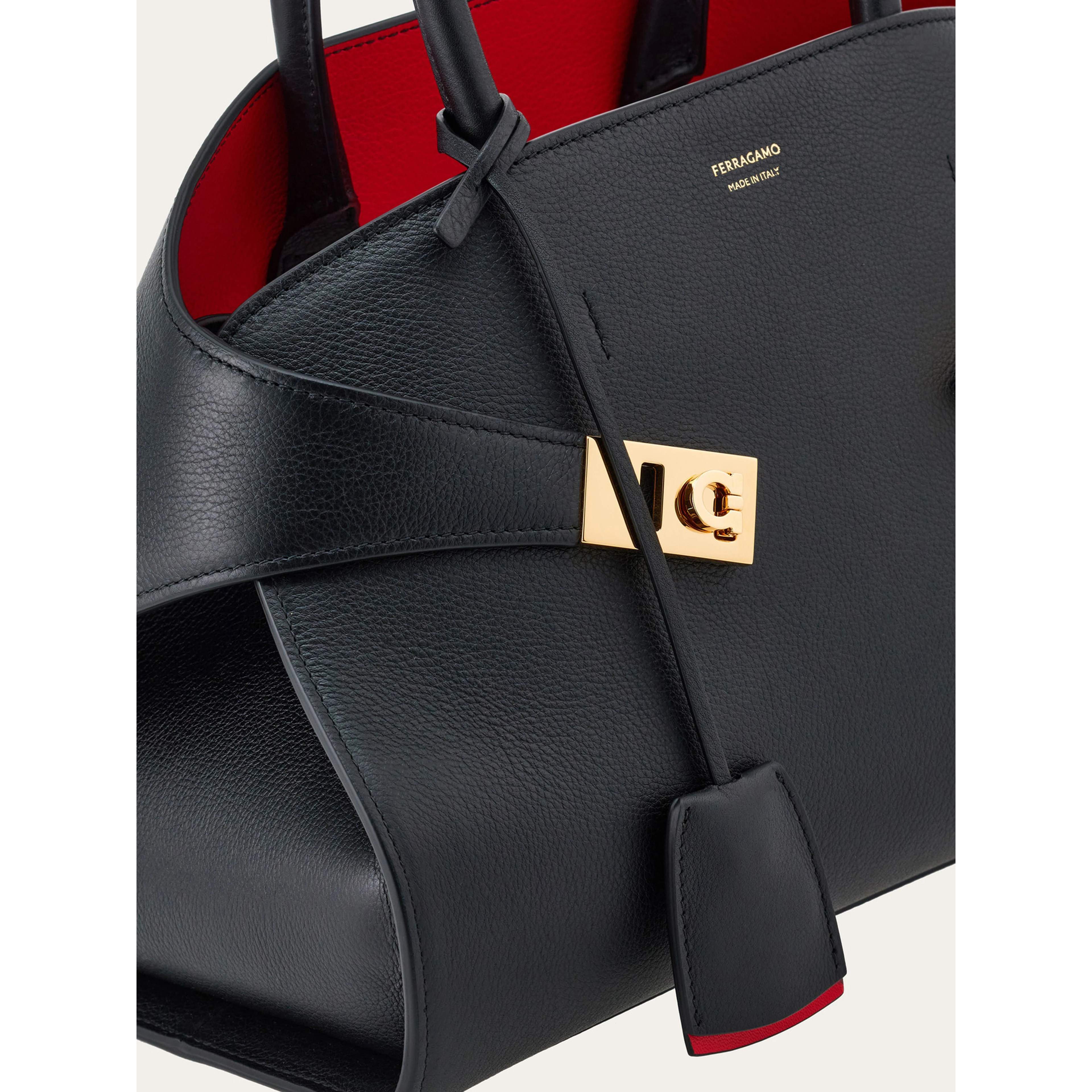 FERRAGAMO handbag