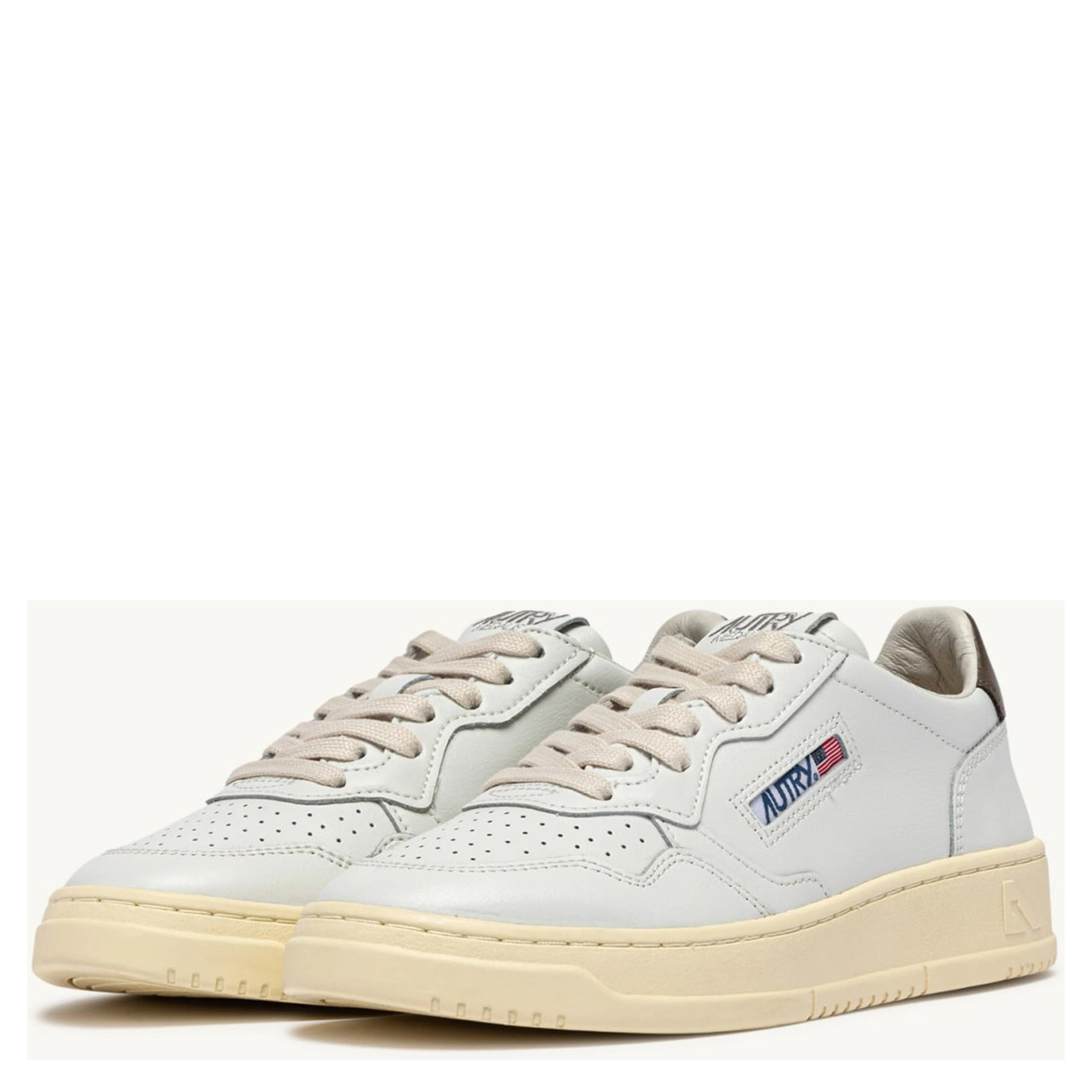 أحذية رياضية من أوتري