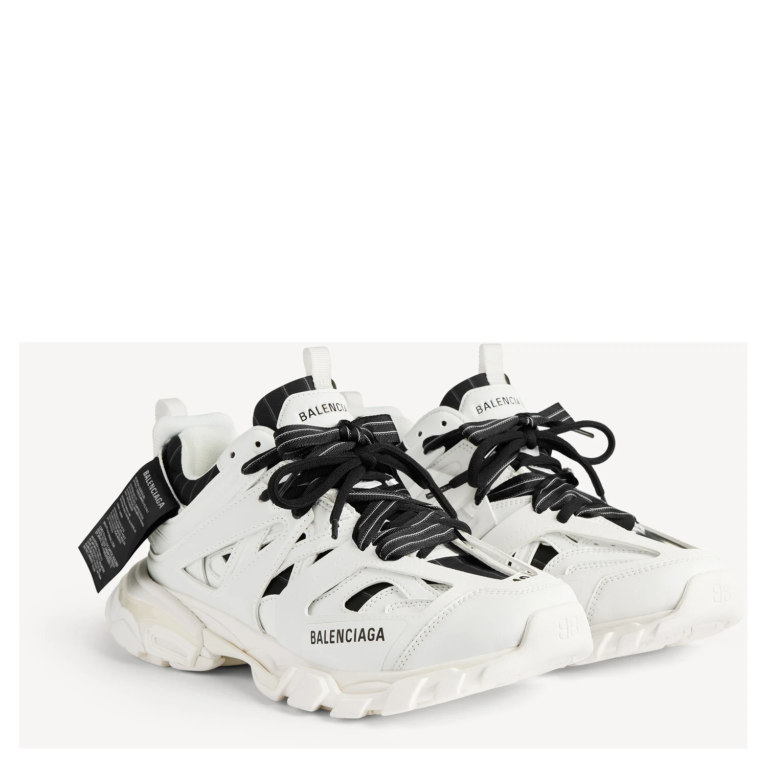 "Track shirt" sneakers