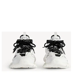 "Track shirt" sneakers